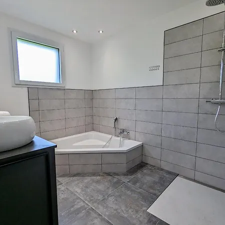 Vakantiehuis Maison Neuve Avec Spa, Sauna, Terrasse Proche Des Lacs Et Pistes De Ski De Gerardmer Et La Bresse - Fr-1-589-648 *