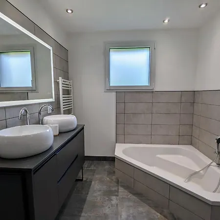 Vakantiehuis Maison Neuve Avec Spa, Sauna, Terrasse Proche Des Lacs Et Pistes De Ski De Gerardmer Et La Bresse - Fr-1-589-648 Rochesson